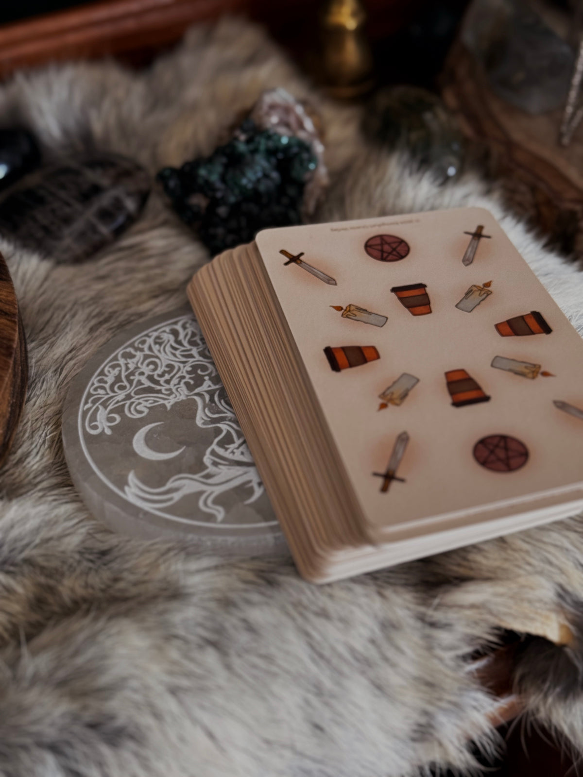 Between Sun & Moon – Selenitplatte mit Lebensbaum