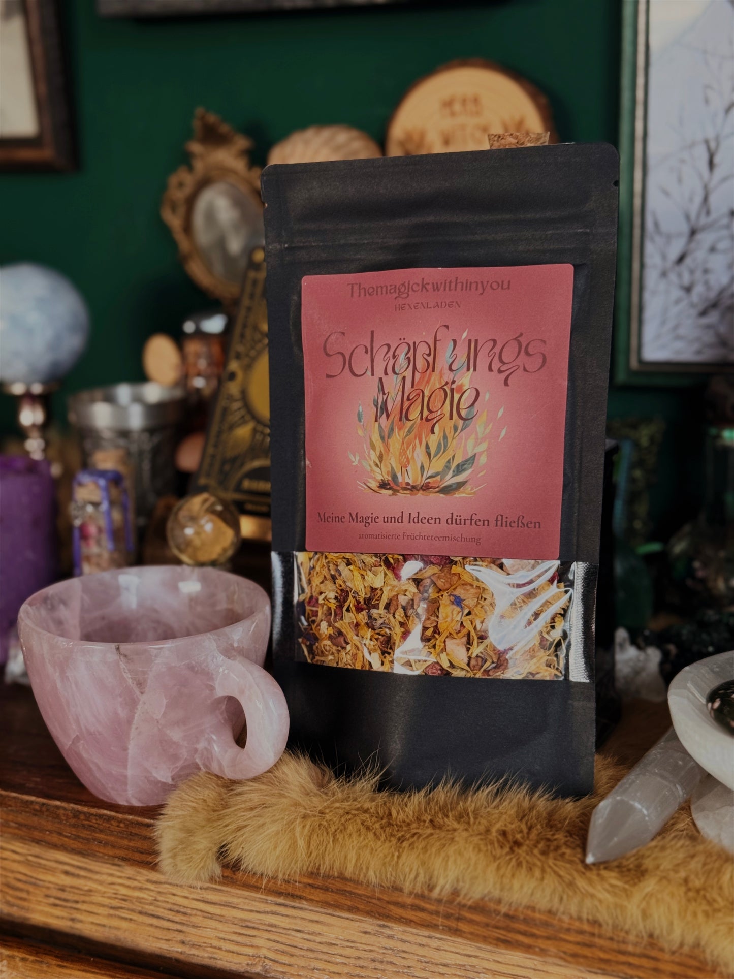 Schöpfungsmagie Ritualtee mit Passionsfrucht, Ananas, Kokos und bunten Blüten für Kreativität und Journaling