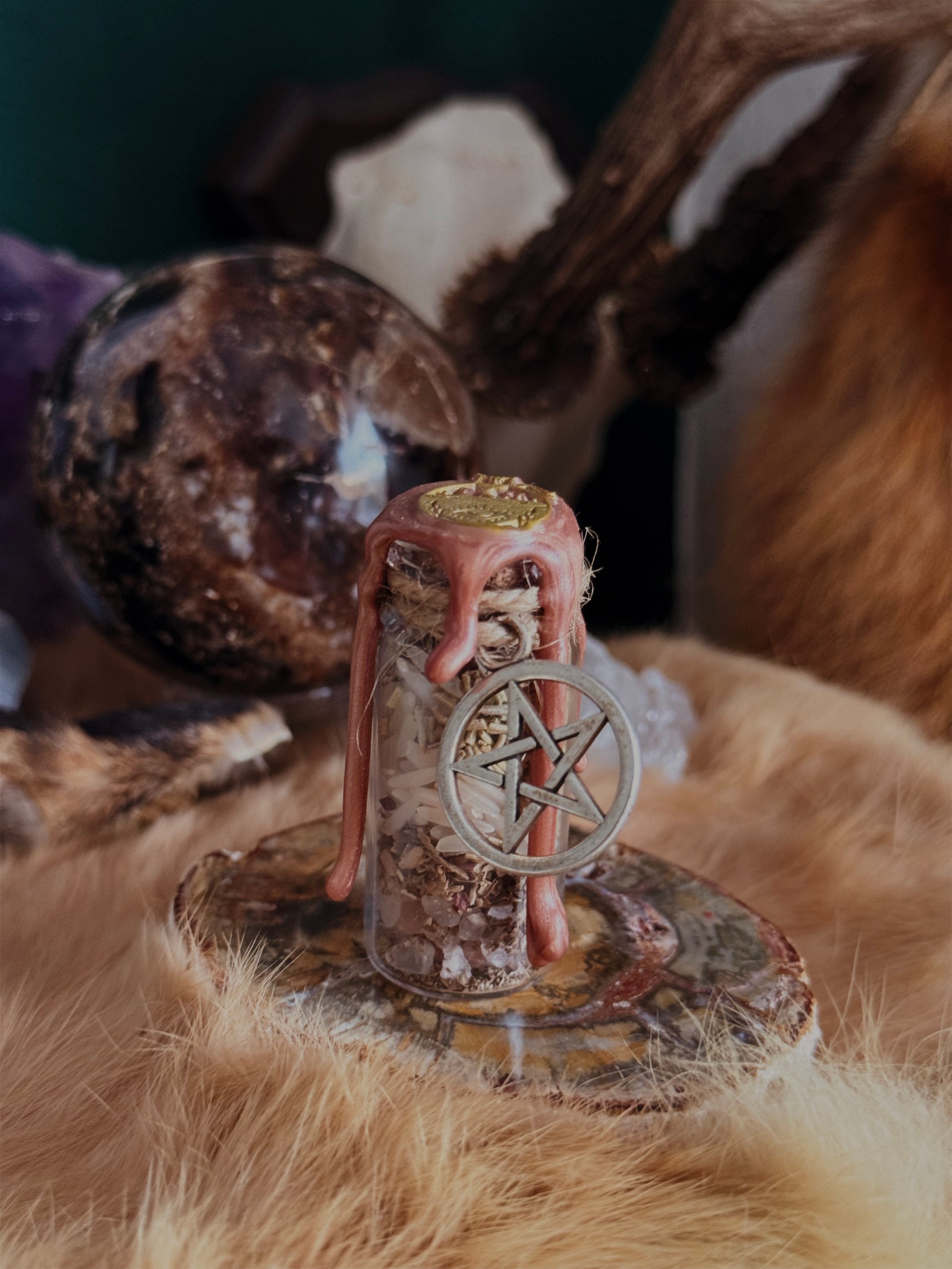 Handgefertigte Success Spell Bottle mit Citrin, Basilikum, Reis und Zimt für Erfolg und Motivation