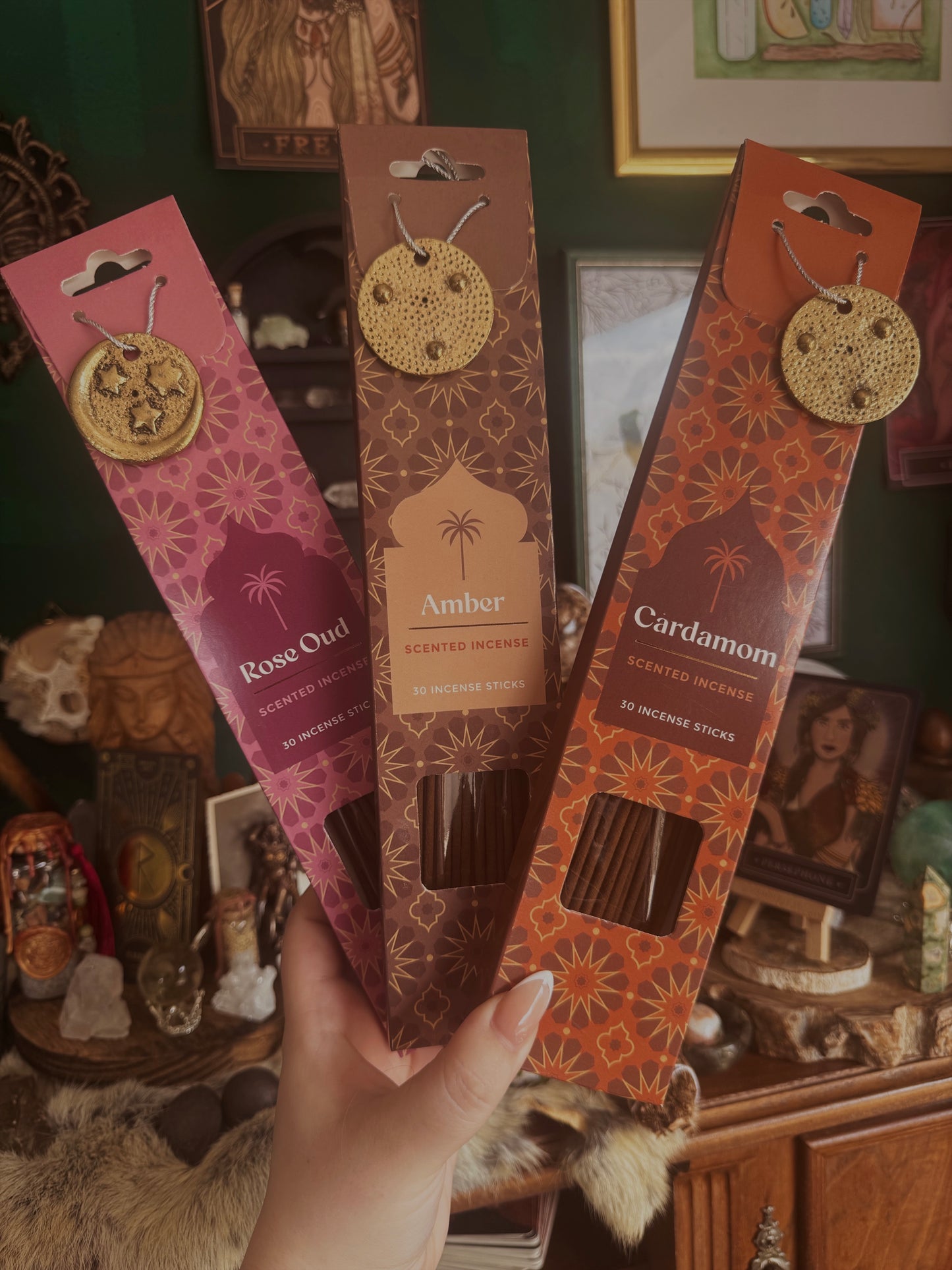 Räucherstäbchen mit Messinghalter – Rose Oud, Cardamom oder Amber
