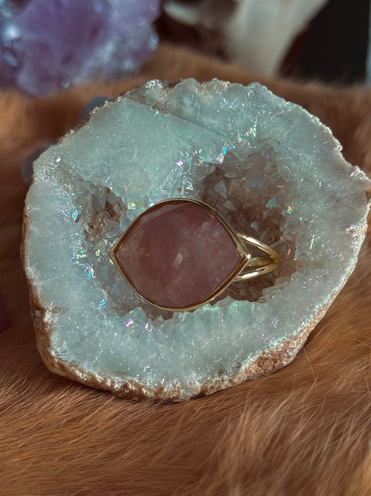 Lovely Eyes Ring