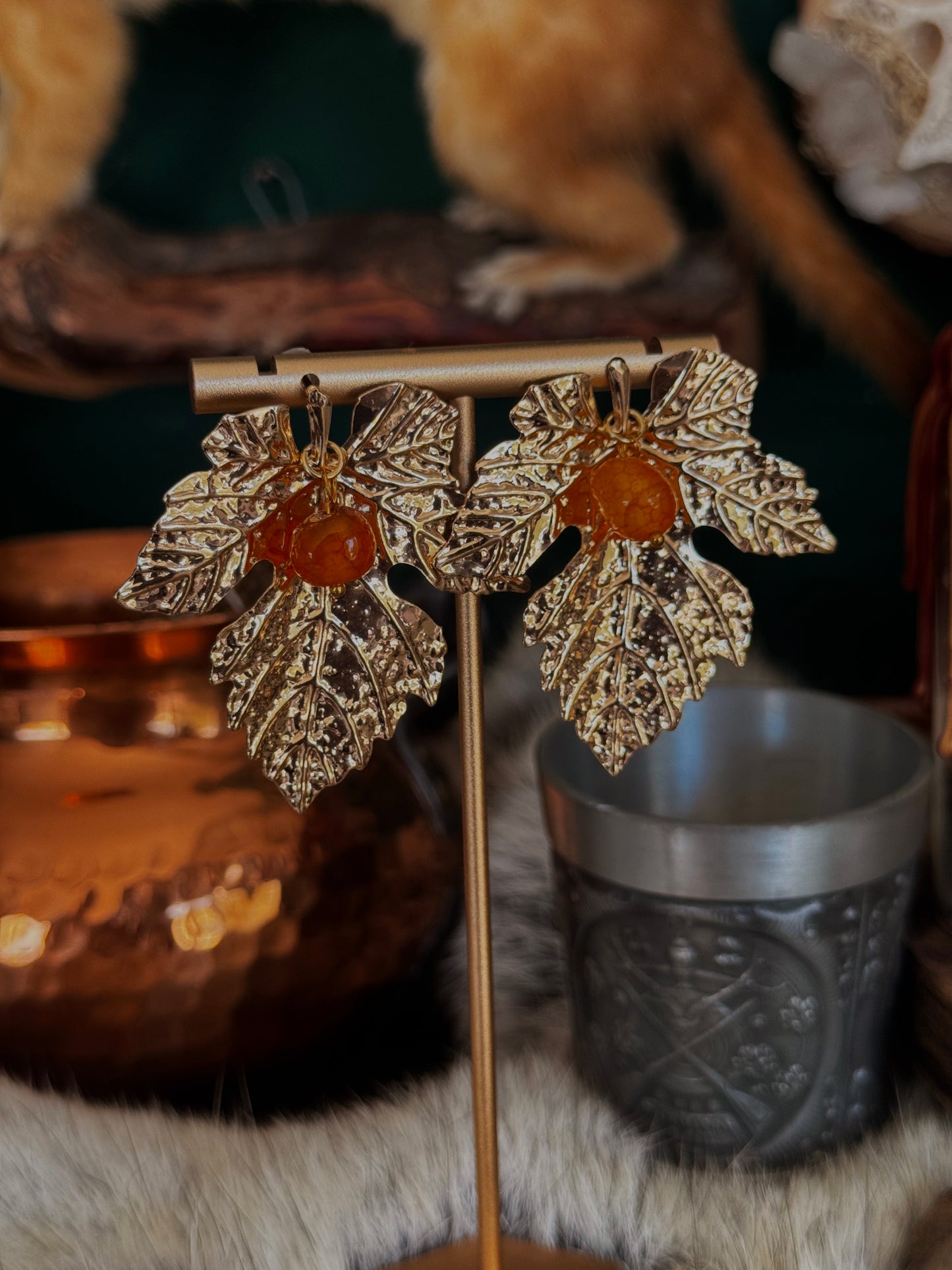 Goldenes Herbstlaub – Statement-Ohrringe mit Karneol
